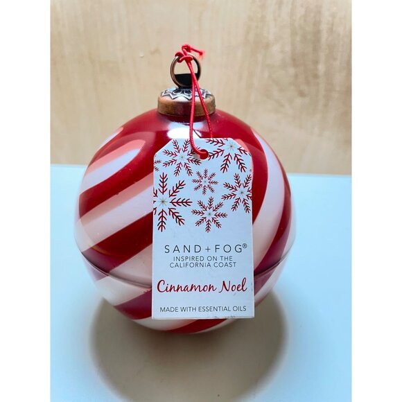 Red & White Sand + Fog Cinnamon Noel Candle Ornament With Essential Oils - Picture 1 of 7